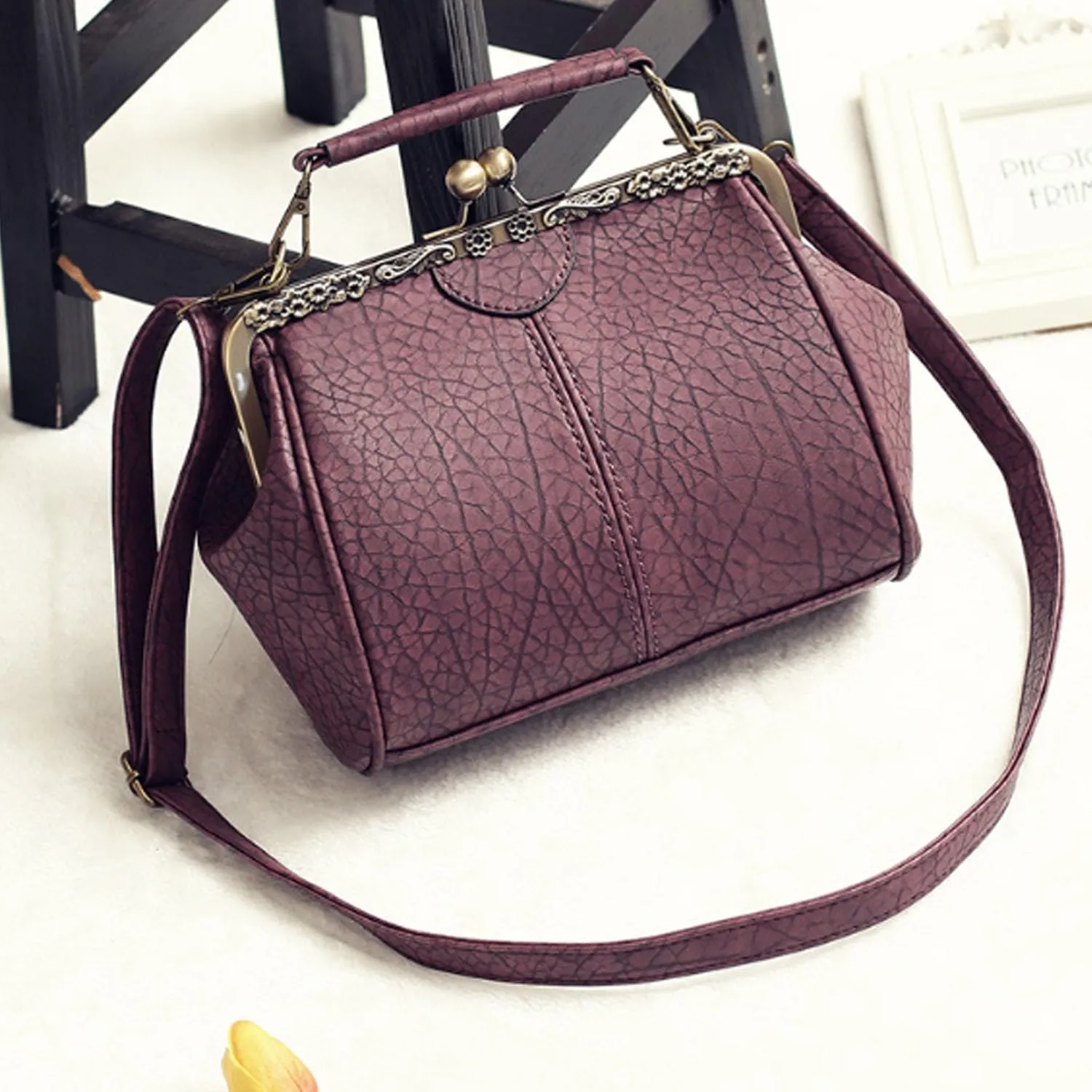 Kiss Lock Handbag Purse for Women Retro PU Leather Tote Small Satchel Shoulder Bag