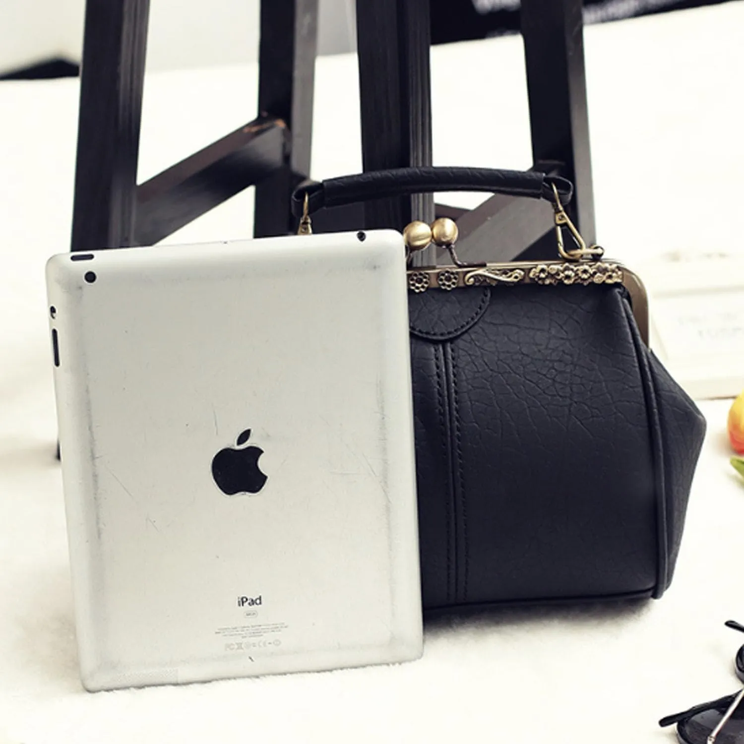 Kiss Lock Handbag Purse for Women Retro PU Leather Tote Small Satchel Shoulder Bag