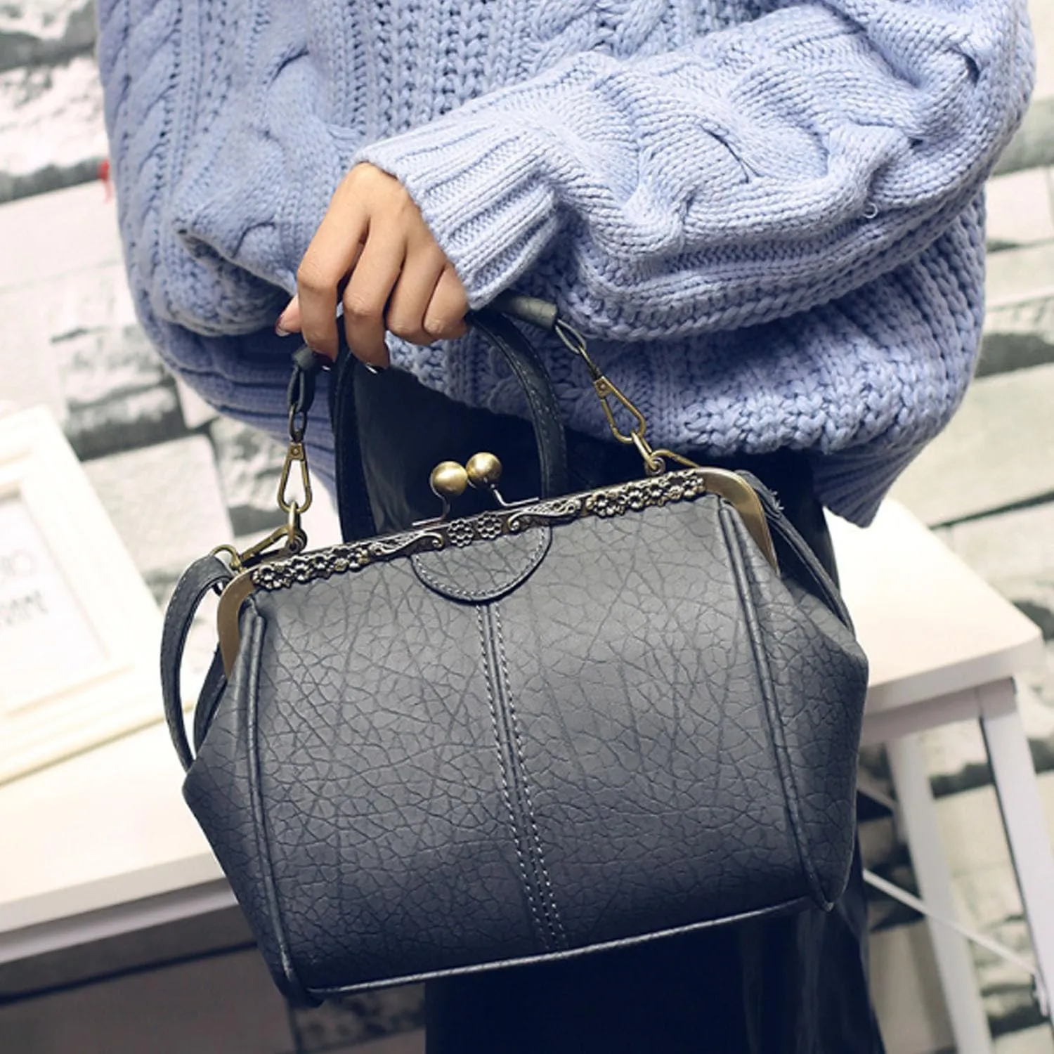 Kiss Lock Handbag Purse for Women Retro PU Leather Tote Small Satchel Shoulder Bag