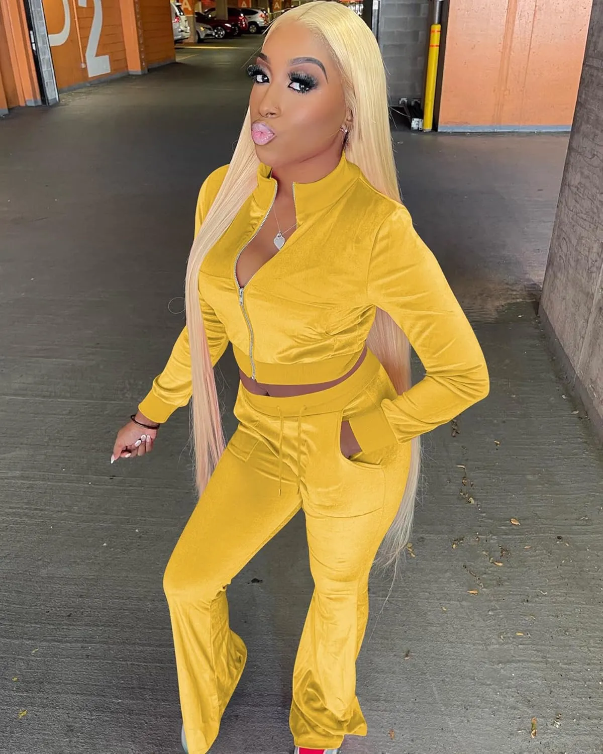 Women Velour Sweat Suits 2 Piece Outfits Tracksuits Long Sleeve Zip Up Jacket Flare Pants Cute Casual Matching Suit